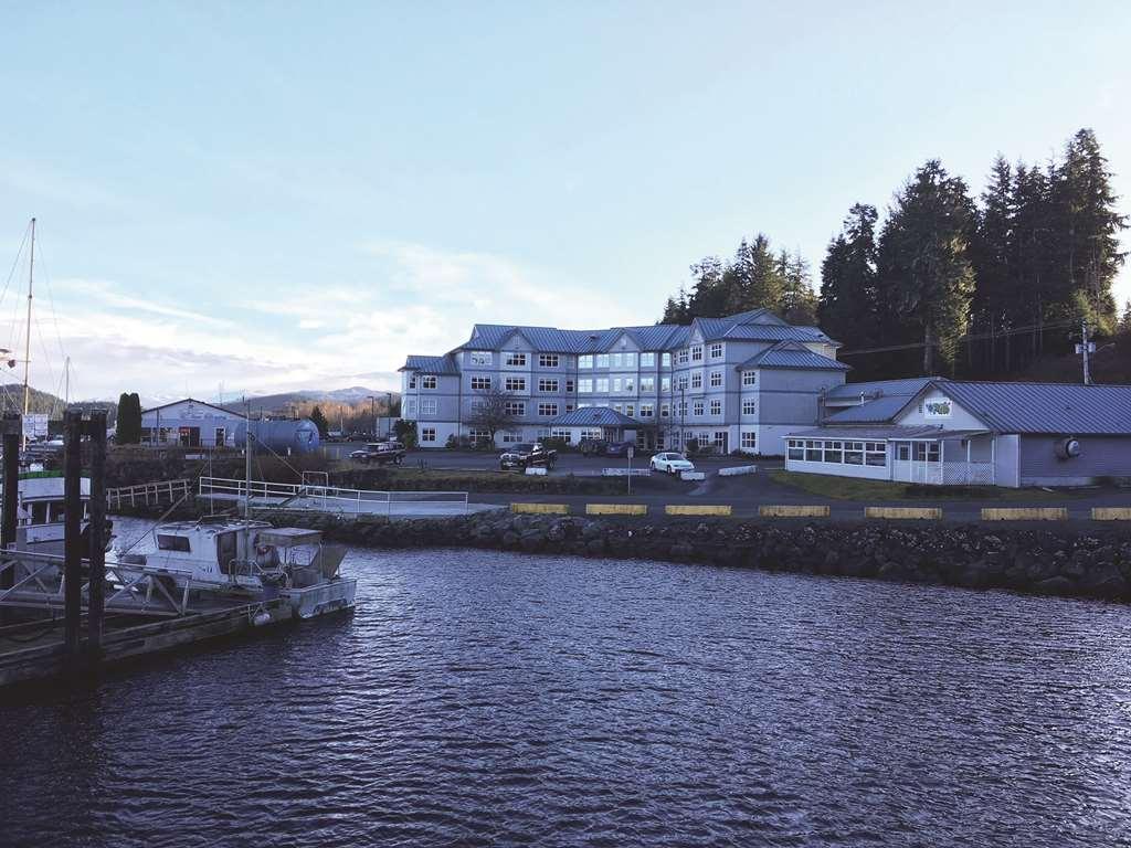 Quarterdeck Inn Port Hardy Exterior photo