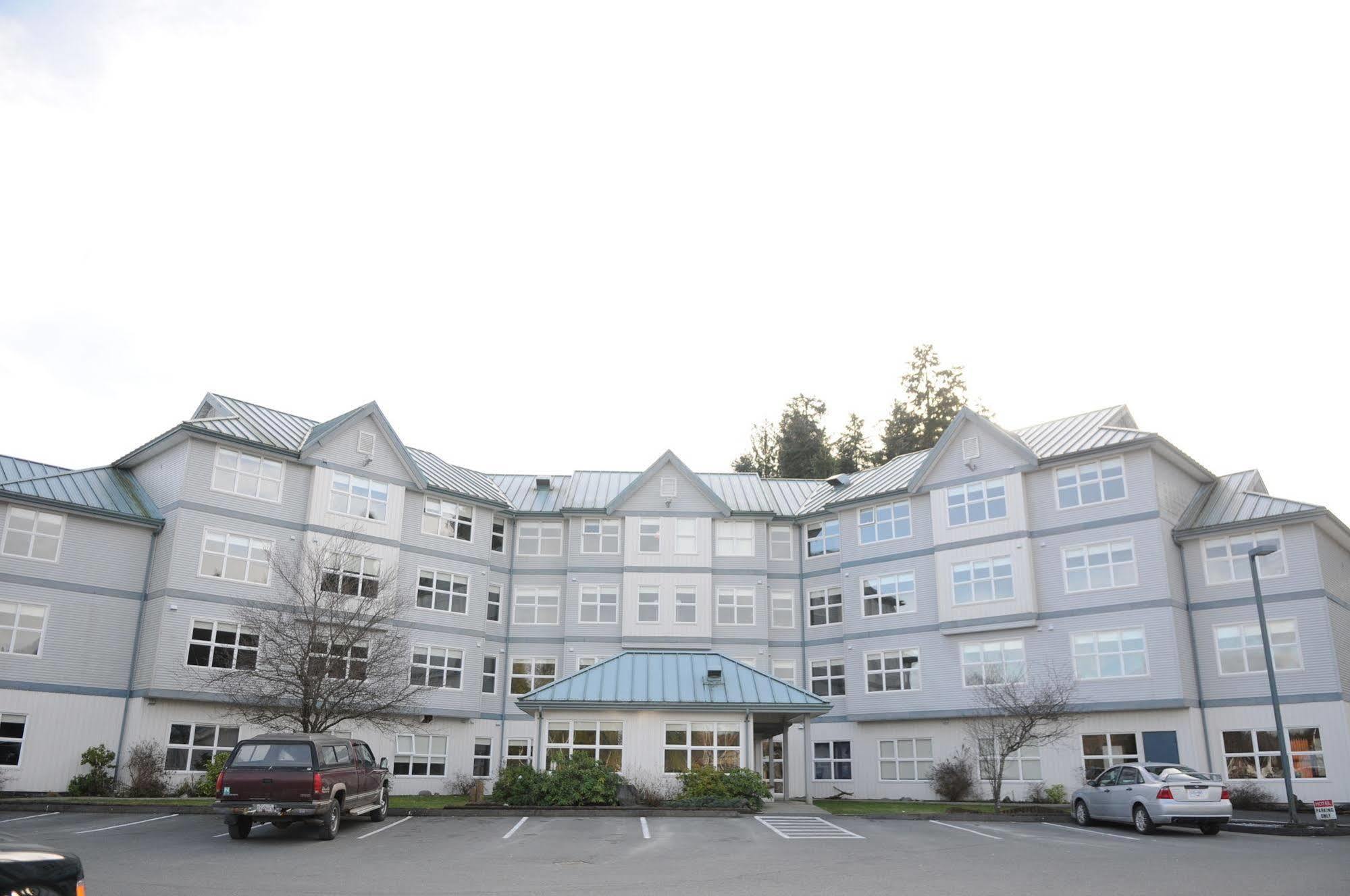 Quarterdeck Inn Port Hardy Exterior photo