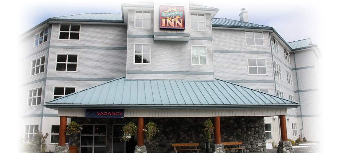 Quarterdeck Inn Port Hardy Exterior photo