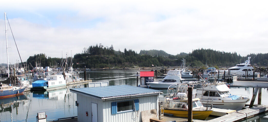 Quarterdeck Inn Port Hardy Exterior photo