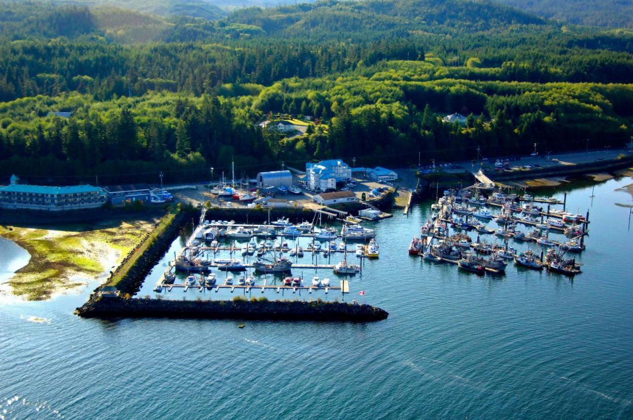 Quarterdeck Inn Port Hardy Exterior photo